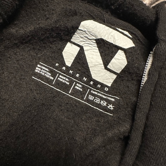 Fake nerd hoodie - Picture 3 of 3